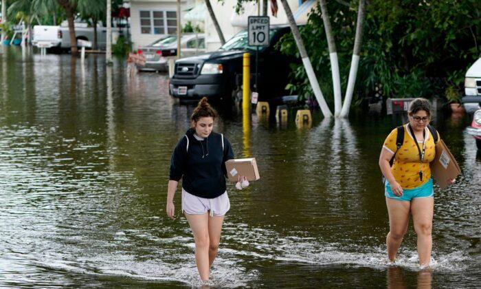 Eta Regains Hurricane Strength as Florida Prepares for Hit