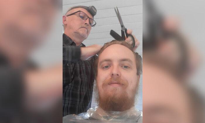 Elderly Father Snips Away Son’s Hair to Learn Hairdressing for Sick Wife
