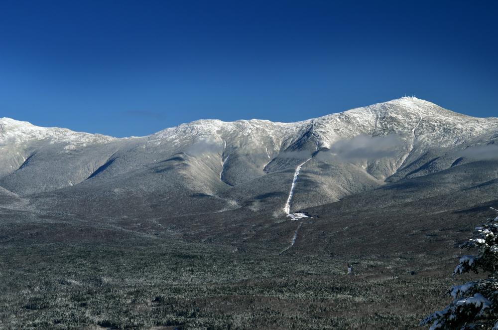 View of Mount Washington in New Hampshire from the summit of Bretton woods ski area in early winter. (FashionStock.com/Shutterstock)