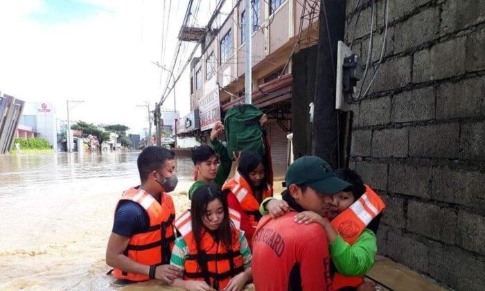Vietnam Braces for Typhoon Vamco, 53 Dead in Philippines