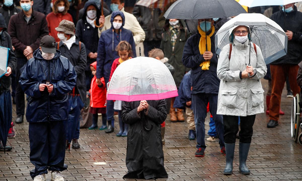 French Catholics Hold Open Air Mass to Protest Against Covid-19 Restrictions