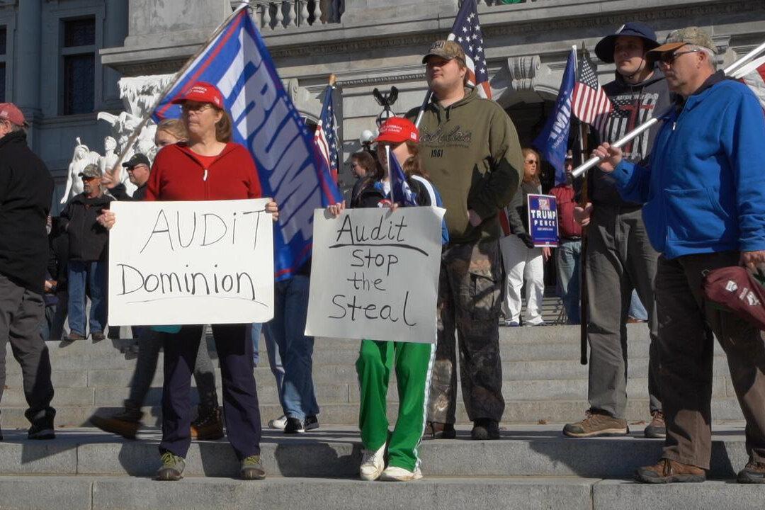Protesters in Pennsylvania Warn of the Communist Threat in the US