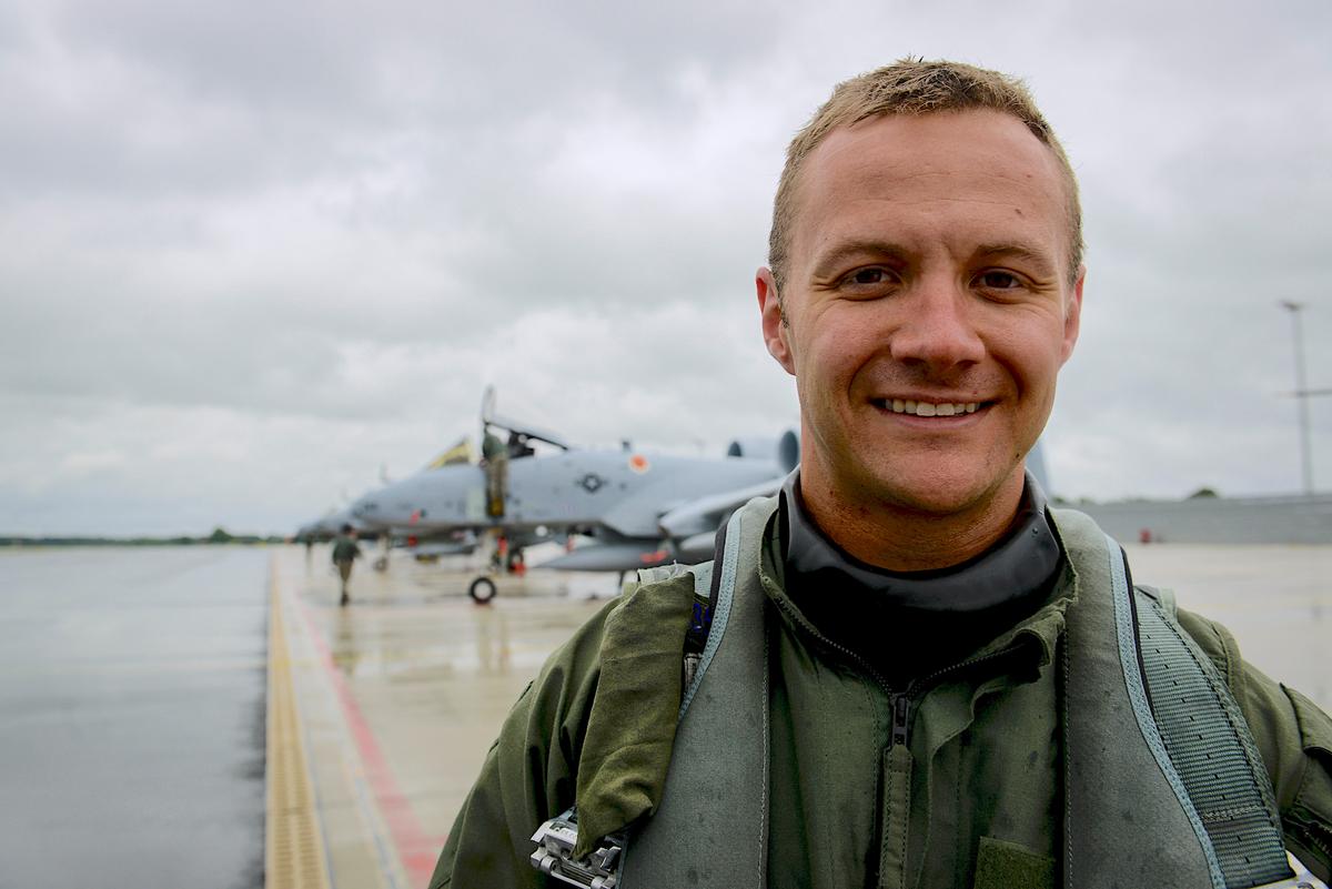 U.S. Air Force Maj. Brett DeVries after landing at Lielvarde Air Base, Latvia, on June 11, 2016. (<a href="https://www.dvidshub.net/image/2655546/us-arrive-saber-strike-16-forward-ready-now">Senior Airman Nicole Keim</a>/U.S. Air Force)