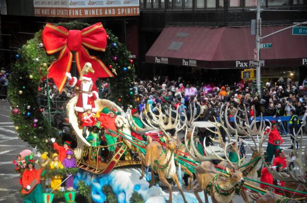 Santa arrives in the annual “Macy's Thanksgiving’s Day Parade." (tweber1 / <a class="mw-mmv-license" href="https://creativecommons.org/licenses/by-sa/2.0" target="_blank" rel="noopener">CC BY-SA 2.0</a>)