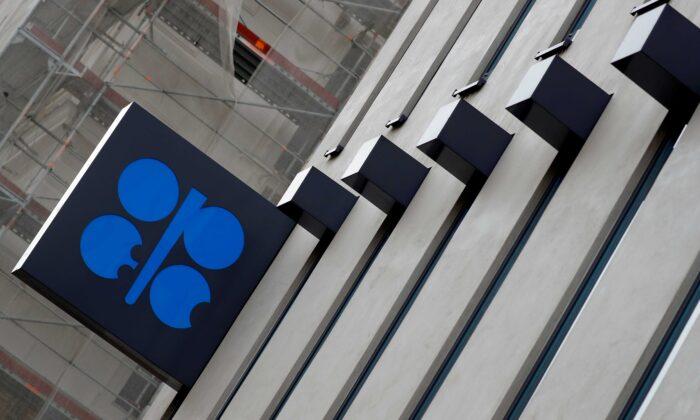OPEC+ Sees Oil Cut Extension Curbing 2021 Rise in Oil Stocks, Document Shows