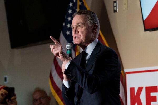 U.S. Sen David Perdue (R-GA) speaks at a campaign event to supporters at a restaurant in Cumming, Ga. on Nov. 13, 2020. (Megan Varner/Getty Images).