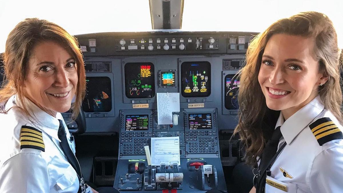 Suzy Garrett and her daughter Donna flew as co-pilots for SkyWest airlines. (Courtesy of Donna Garrett)