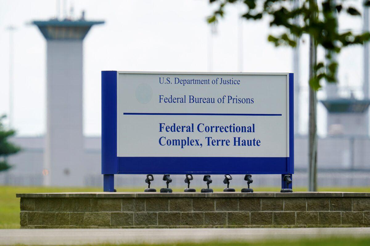 This file photo shows the federal prison complex in Terre Haute, Ind., on Aug. 28, 2020 (Michael Conroy/AP Photo File)