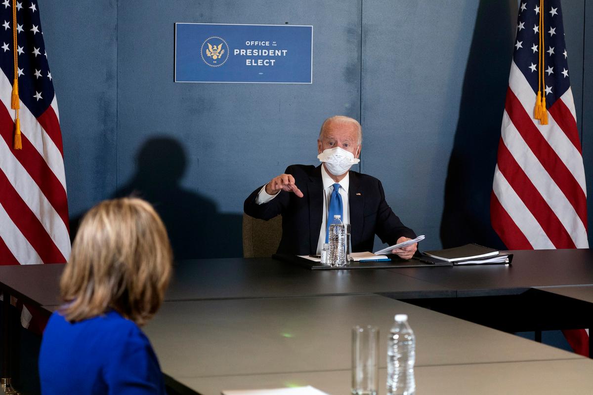 Biden Meets With Pelosi, Schumer Amid CCP Virus Travel Warnings