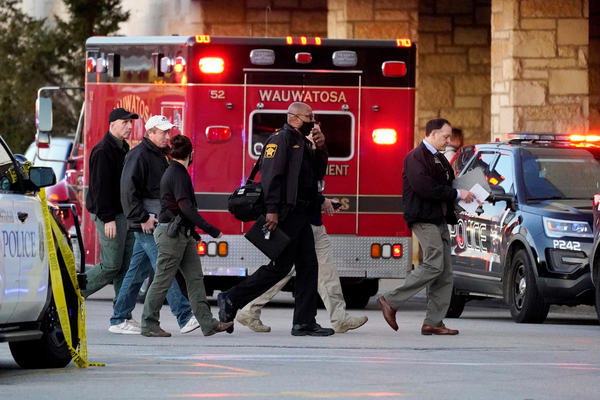 Shooting at Mall Injures 8 in Milwaukee, Wisconsin