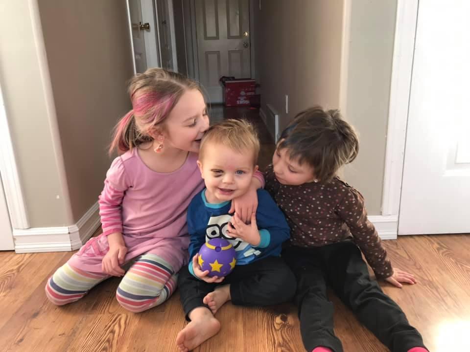 Carson with his siblings. (Courtesy of <a href="https://www.instagram.com/citygirl_countrydreams/">Teresa LaFrance</a>)