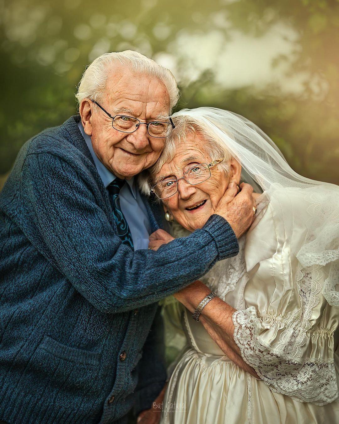 World War II veteran Mel Hughes, 95, and his wife, Vera, 90. (Courtesy of <a href="https://butnaturalphotography.com/">Sujata Setia</a>)