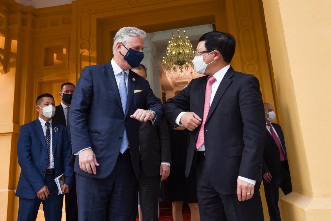 US National Security Adviser Urges Vietnam to End Re-Routing of China Exports to Avoid Tariffs