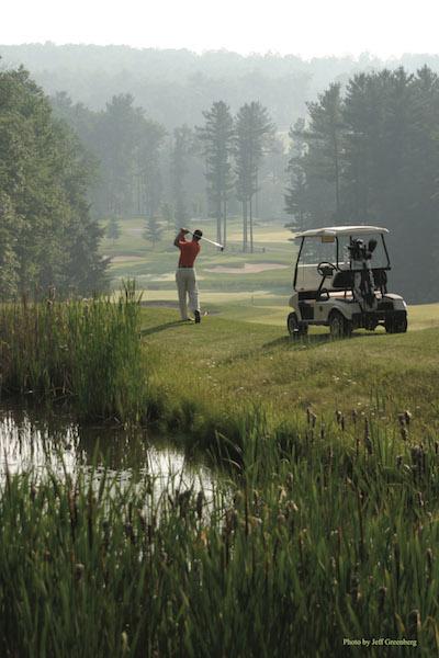 A golfer navigates the obstacles at the Country Club at Woodloch Springs. (Jeff Greenberg/Courtesy of Woodloch)