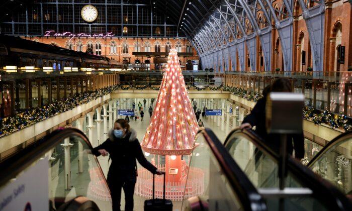 Plan Christmas Travel Carefully, UK Transport Chief Urges