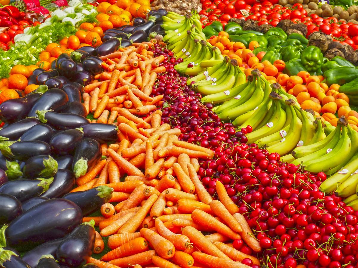 UC–Irvine Dietitian Promotes Rainbow Diet to Combat COVID