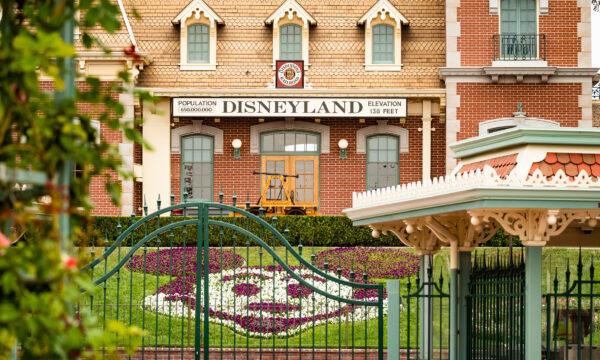 The gates to Disneyland remain closed due to the COVID-19 pandemic in Anaheim, Calif., on Oct. 21, 2020. (John Fredricks/The Epoch Times)