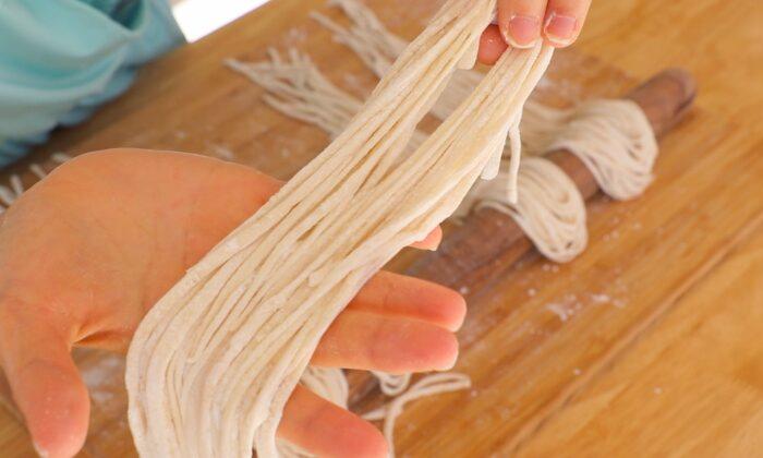 How to Make Handmade Chinese Noodles