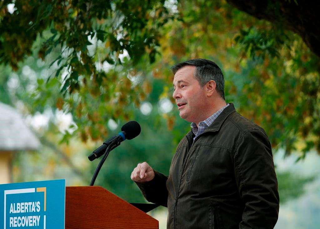 ‘Stronger Action:’ Many Businesses to Close as Alberta Tightens COVID Restrictions