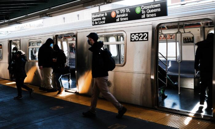 NYC Lawmaker Proposes $3 Online Delivery Tax to Fund Public Transit
