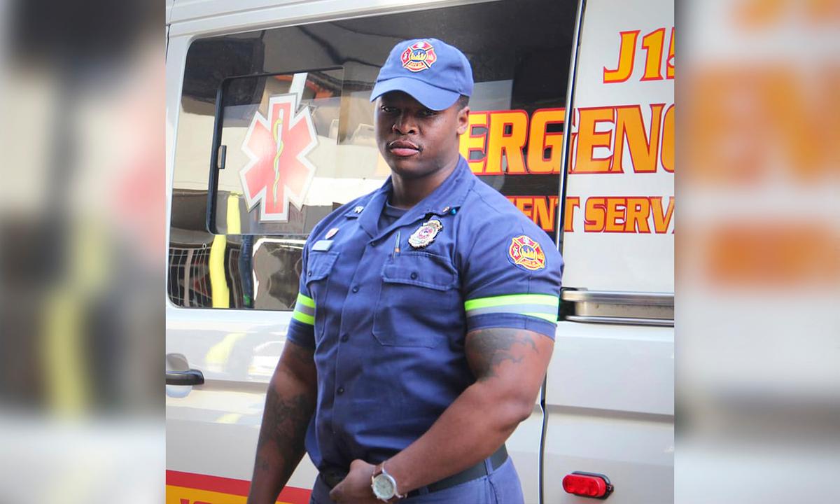 Off-Duty Firefighter Saves Mom and 2 Kids From Car That Swerved Into Reservoir in South Africa