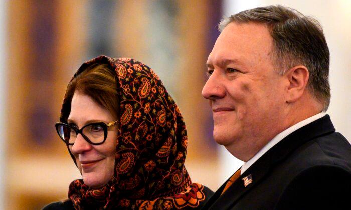 Watchdog Clears Pompeo’s Wife of Alleged Travel Ethics Violations