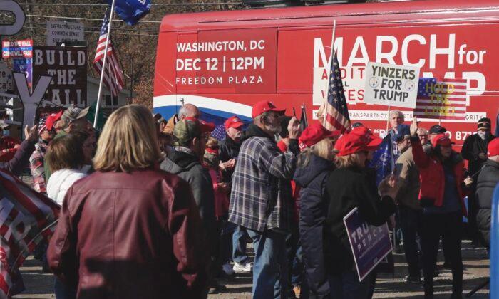 ‘March for Trump’ Bus Stops in Pittsburgh