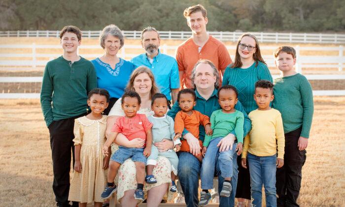 Texas Parents Adopt 6 Siblings Together, Doubling the Size of Their Family in One Day
