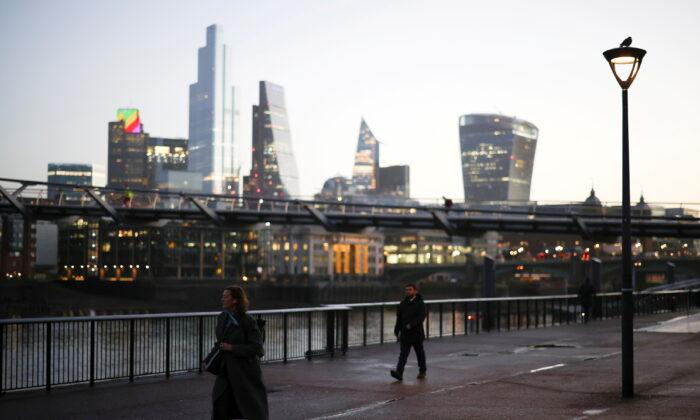 London to Move Into Toughest Tier of CCP Virus Restrictions on Dec. 16