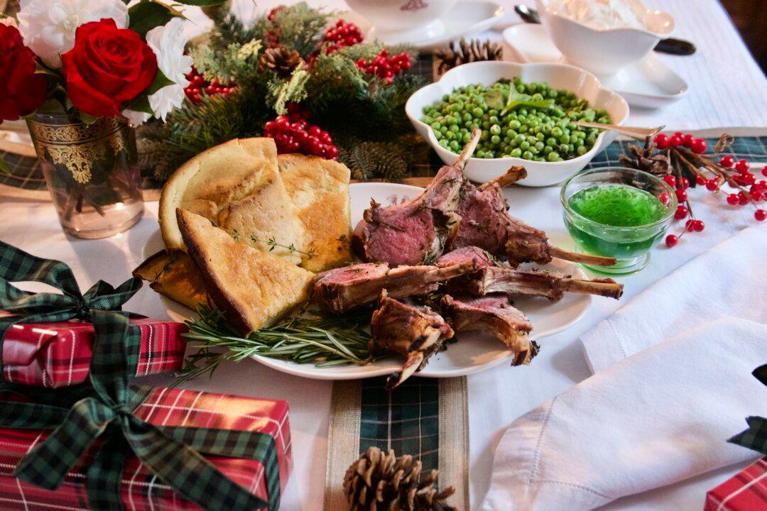 Easy Entertaining: A British-Inspired Christmas Dinner