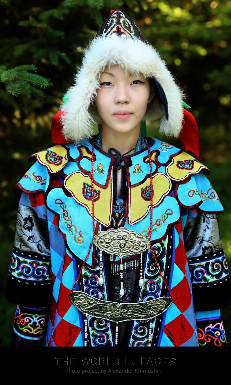 A young Nanai indigenous woman from far eastern Siberia in a traditional wedding outfit (© <a href="https://www.facebook.com/xperimenter">Alexander Khimushin</a> / The World In Faces)