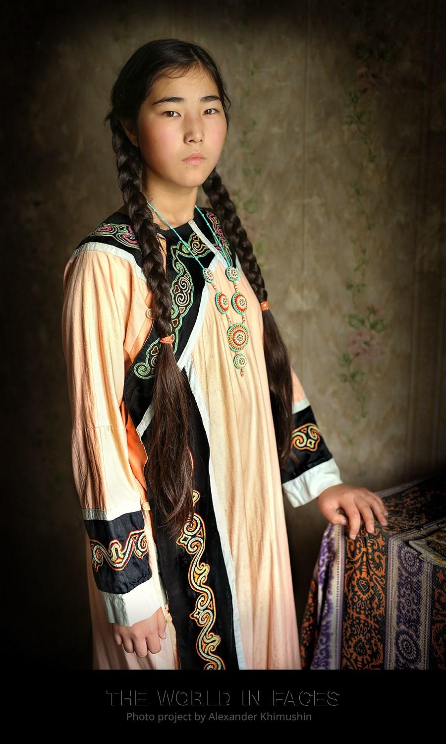 A Uilta indigenous girl from Sakhalin Island of Siberia in traditional clothing (© <a href="https://www.facebook.com/xperimenter">Alexander Khimushin</a> / The World In Faces)