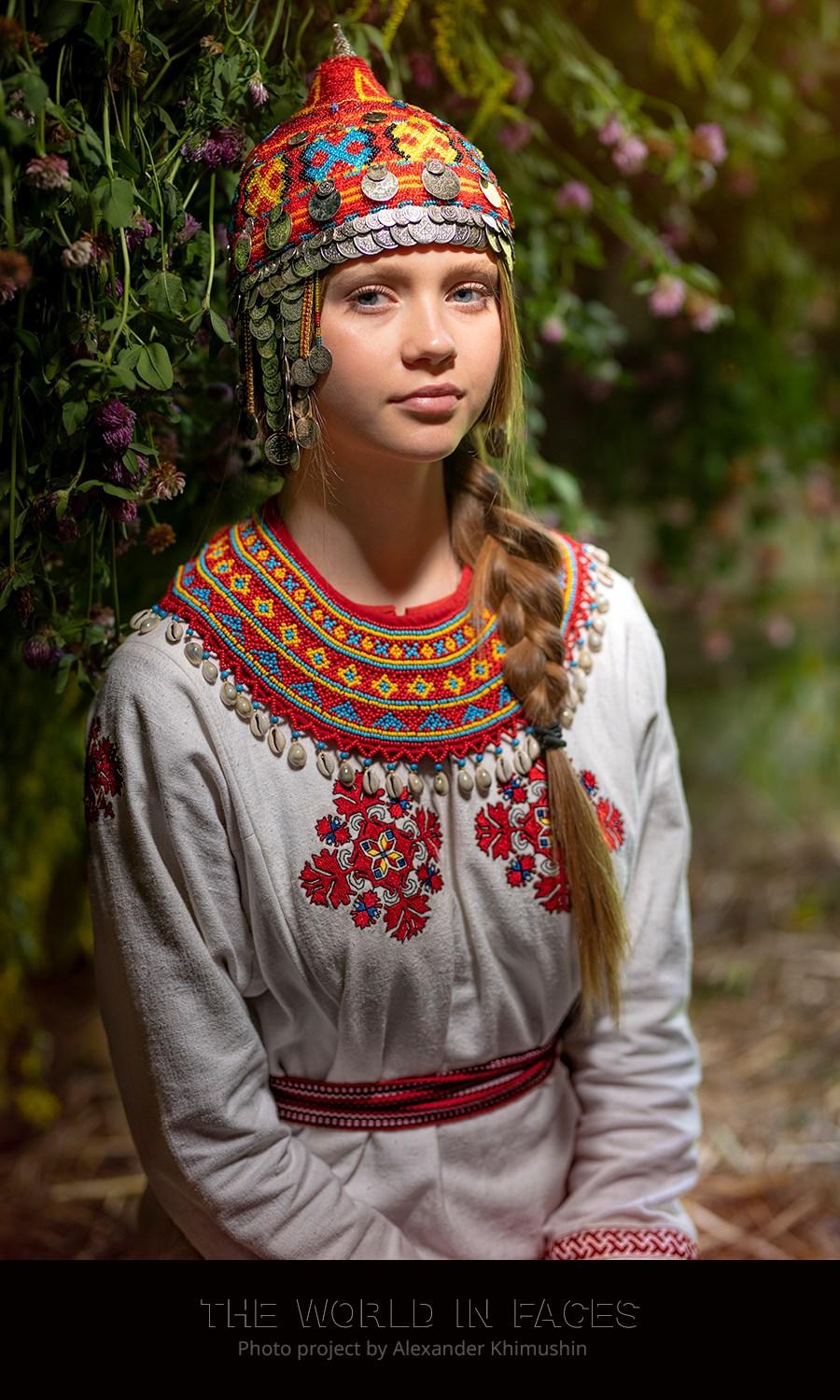 A Chuvash indigenous girl in traditional clothing with an unmarried-woman hat (tukhya) (© <a href="https://www.facebook.com/xperimenter">Alexander Khimushin</a> / The World In Faces)