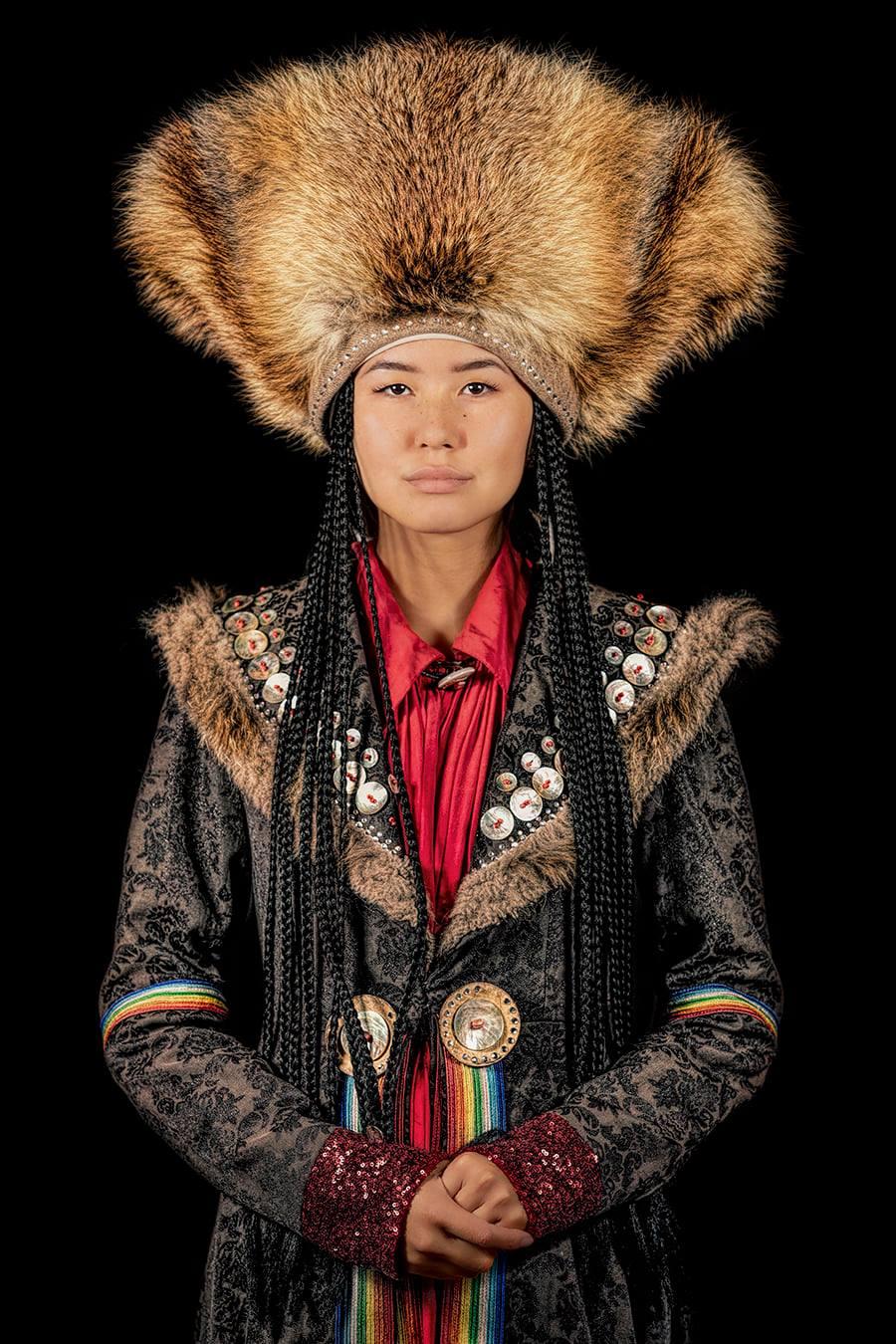 A portrait of a young indigenous Khakas woman from the Republic of Khakassia in Southern Siberia (© <a href="https://www.facebook.com/xperimenter">Alexander Khimushin</a> / The World In Faces)
