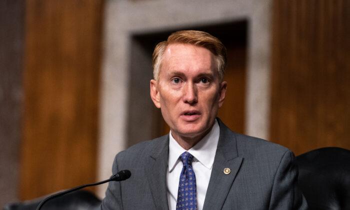 Sens. Lankford and Coons Announce New Charity Bill to Enhance Tax Deduction