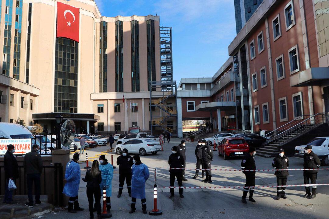 Hospital Fire Kills 9 COVID-19 Patients at ICU in Turkey