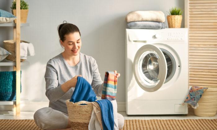 6 Reasons You Need to Add Vinegar to the Laundry