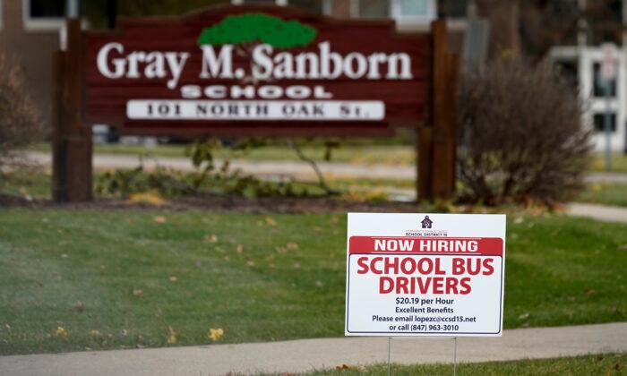 US Layoffs Remain Elevated as 803,000 Seek Jobless Aid
