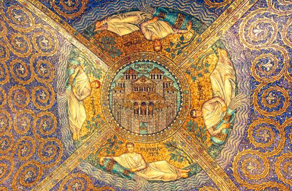 Ceiling mosaic in Aachen Cathedral. (Jaroslav Moravcik/Shutterstock.com)