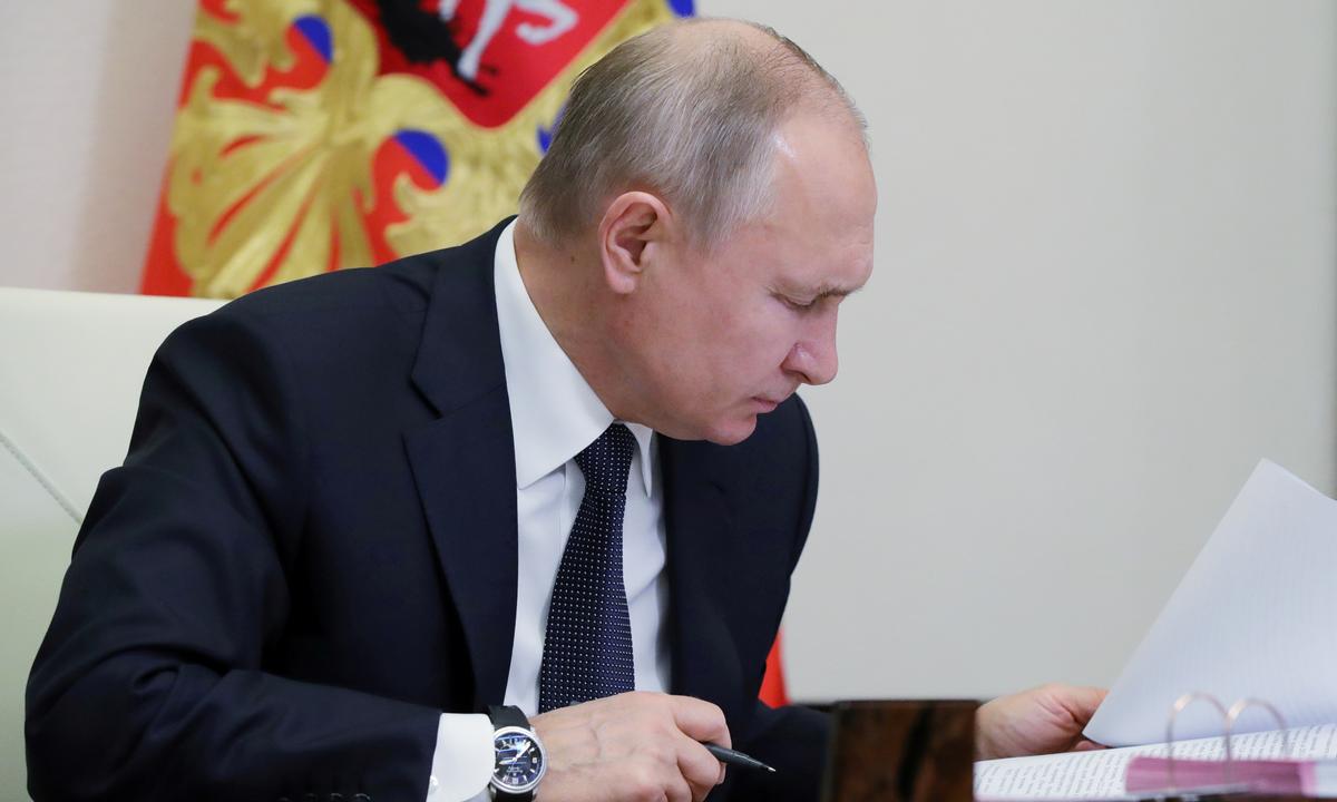 Putin Decides to Receive Sputnik Vaccine: Kremlin