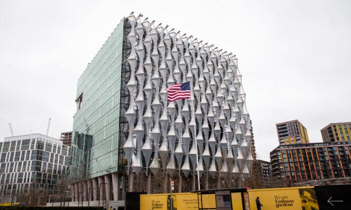 US Embassy in London Suffers From Originality and Other Vices
