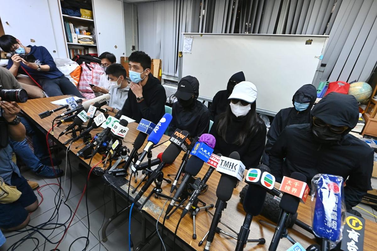 10 Hongkongers Detained in Mainland China Go on Trial