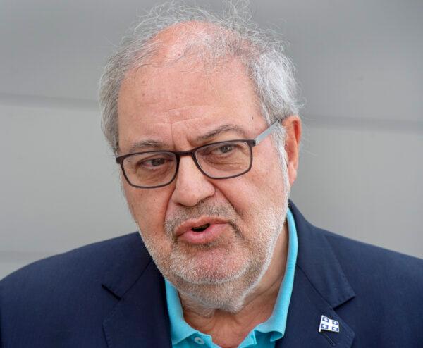 Quebec Liberal leader Pierre Arcand speaks to the media during a news conference in Montreal, Canada on April 29, 2020. (Ryan Remiorz/The Canadian Press)