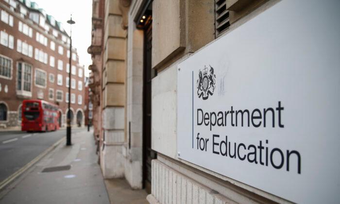 UK to Close All London Primary Schools Amid CCP Virus Surge
