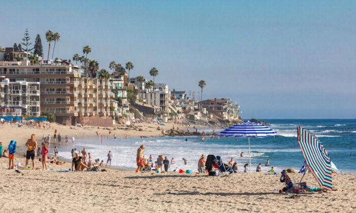 Laguna Beach Sets New Rules in Time for Its Summer Surge 