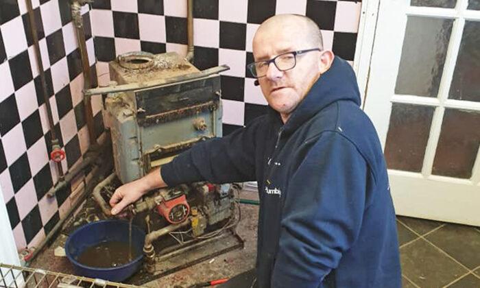 Kind Plumber Offers Free Services to Disabled and Elderly After Hearing of Scam Contractors