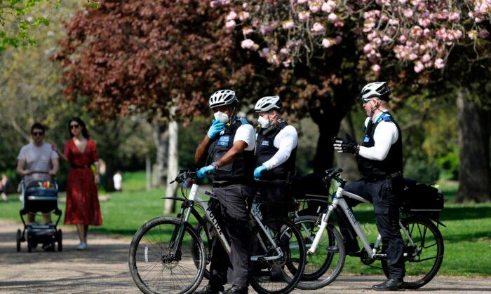 London Police Arrest 17 at Hyde Park Anti-Lockdown Rally