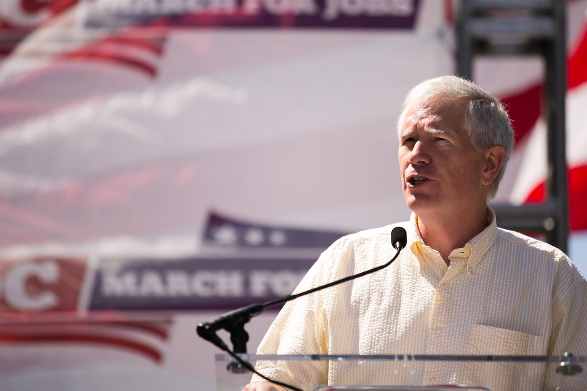 Rep. Mo Brooks: ‘What We Really Need Are Senators Who Will Sign the Dotted Line’