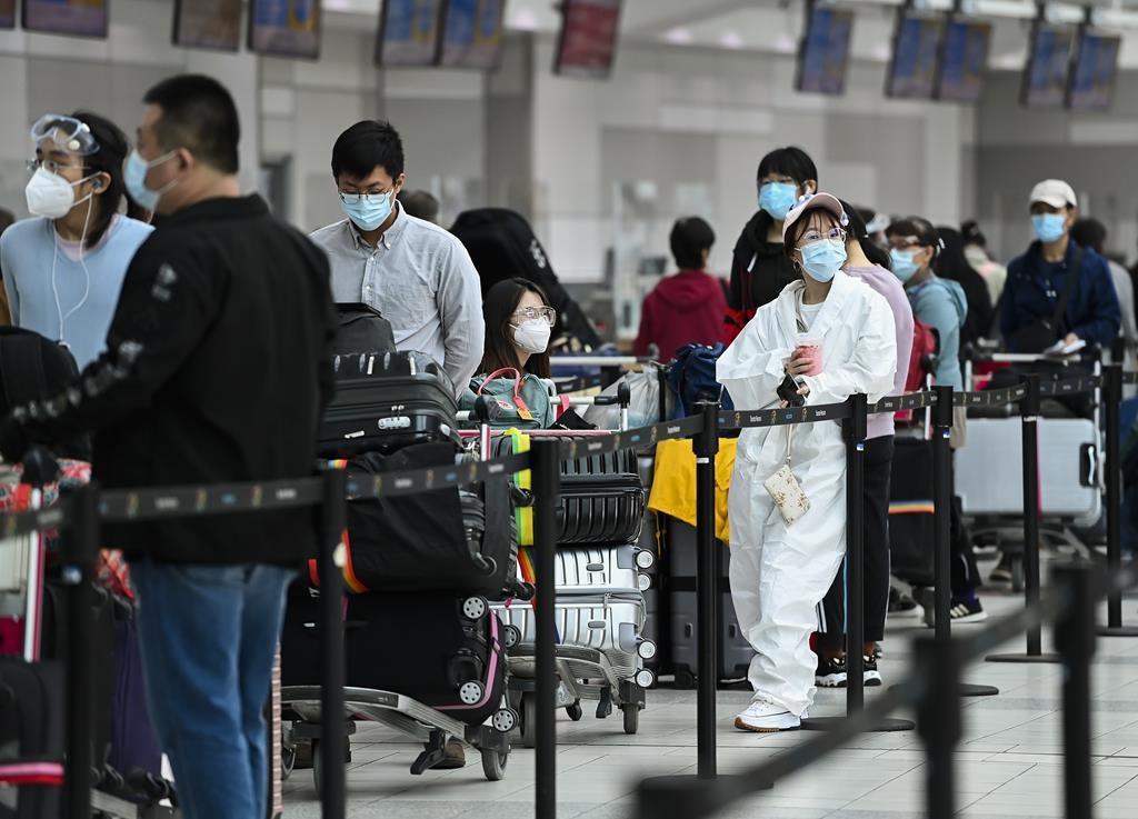 Requirement Preventing Unvaccinated Canadians From Travelling by Plane or Train to Be Challenged in Court