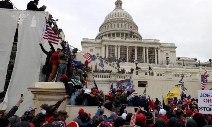 Officials Declare US Capitol ‘Secure’ After Police Disperse Protesters